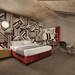 Hotel Stories Boutique 4*