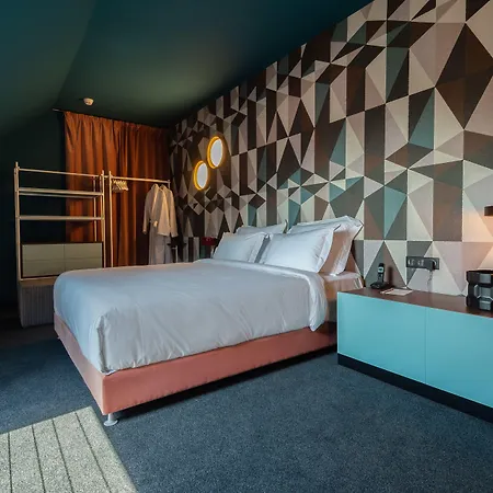 Stories Boutique 布达佩斯